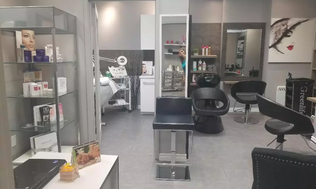 60-Minute Facial Treatment