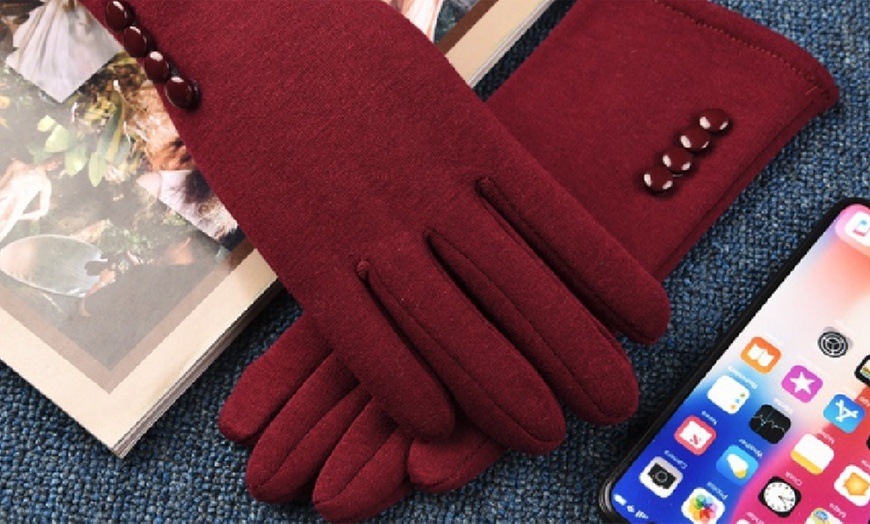 Image 4: Touch Screen Warm Gloves for Women