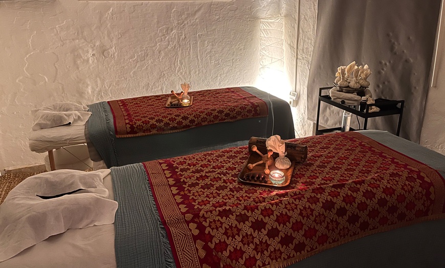 Image 3: Sesión de masaje relajante de 30 o 60 minutos con aromaterapia para 1 