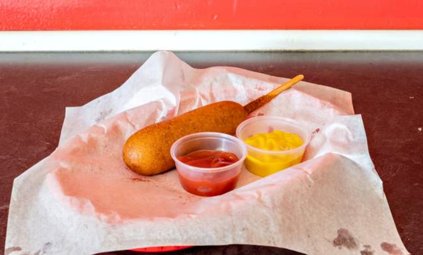 Image 11: The Ultimate Chicago Street Food Experience in Yorkville!