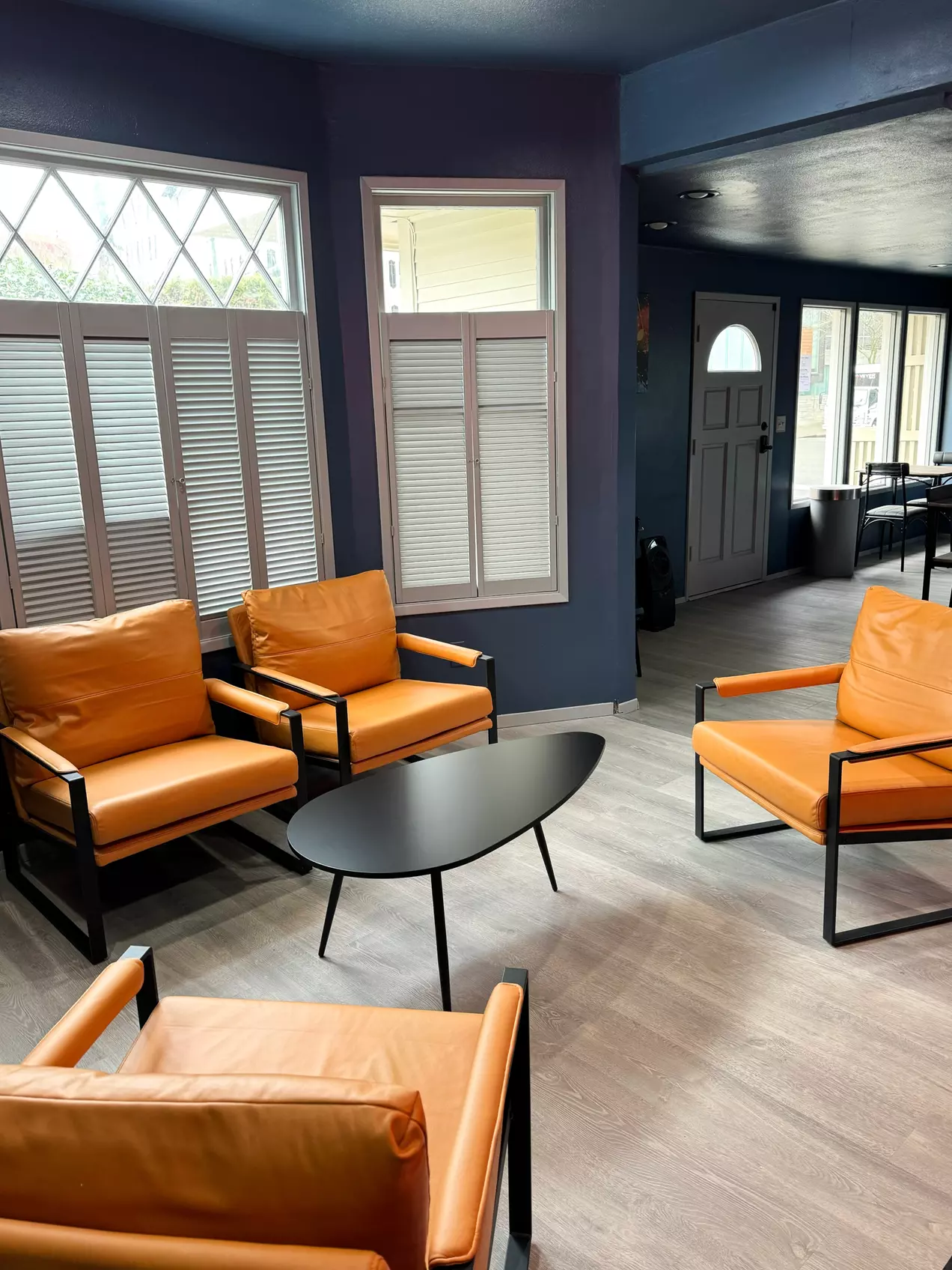 Enjoy a unique karaoke session at Liquid Courage with themed rooms for 2-8 people and up to 25% off - Second Medium