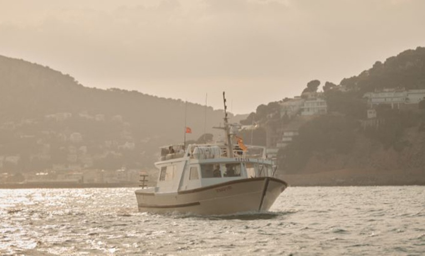 Image 9: Baño en las calas del parque Natural de les Illes Medes