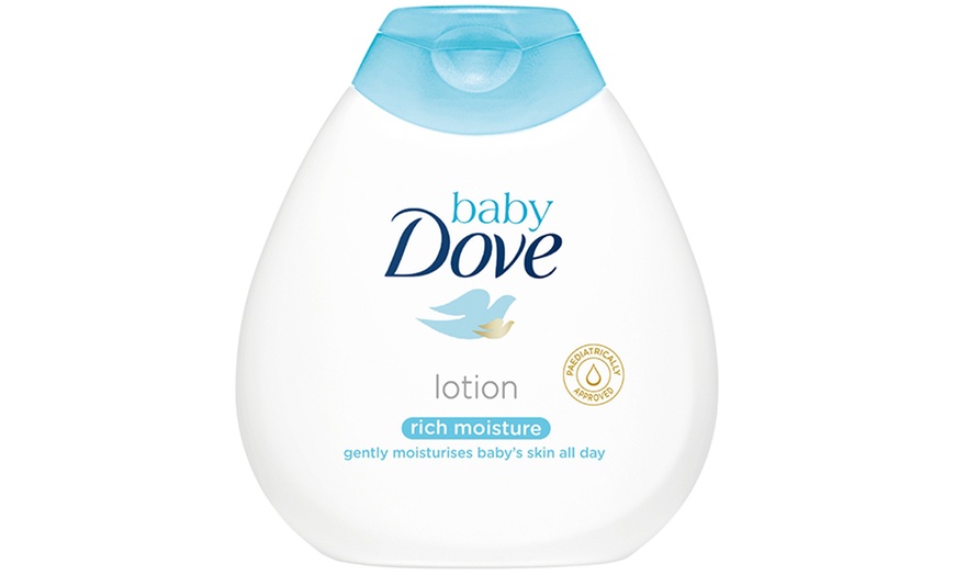 Image 8: Dove Bath Products Set