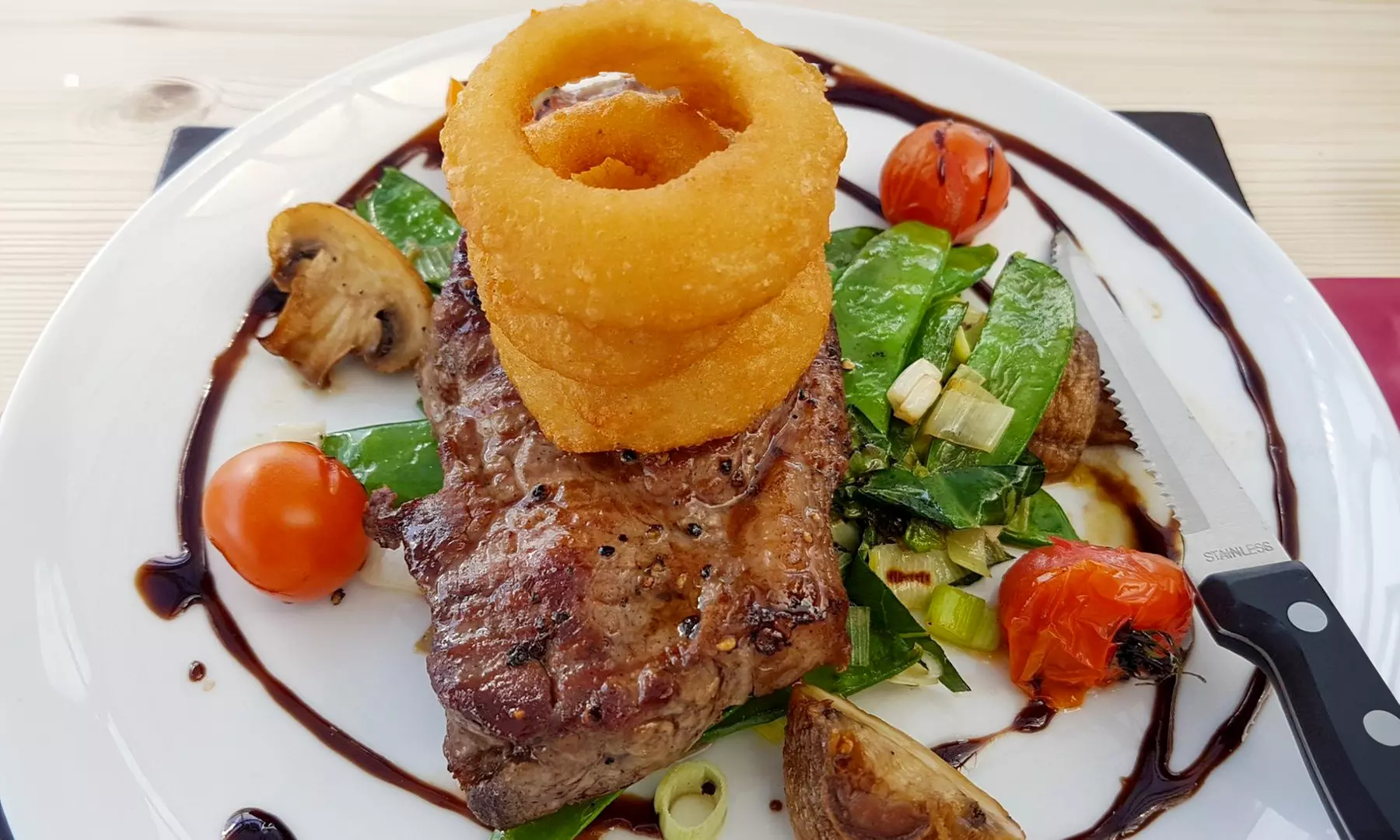 Isle of Anglesey: Double Room with Breakfast, Dinner & Welcome Drink