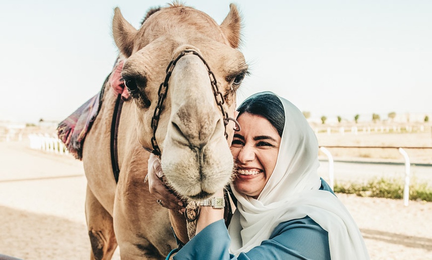 Image 3: Meal and Camel Racing