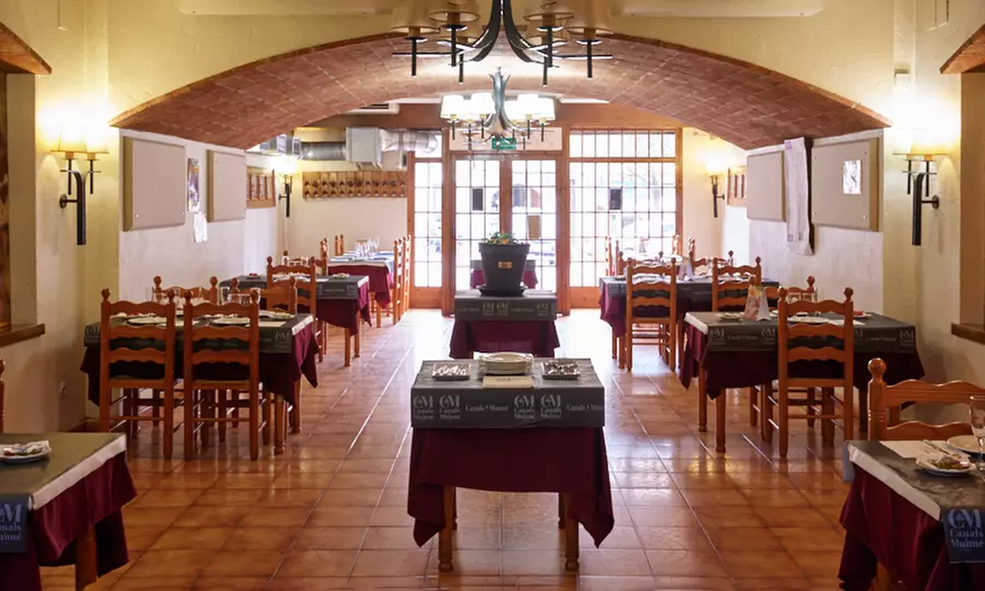 Visita a las cavas Canals & Munné con cata y calçotada para 2 o 4