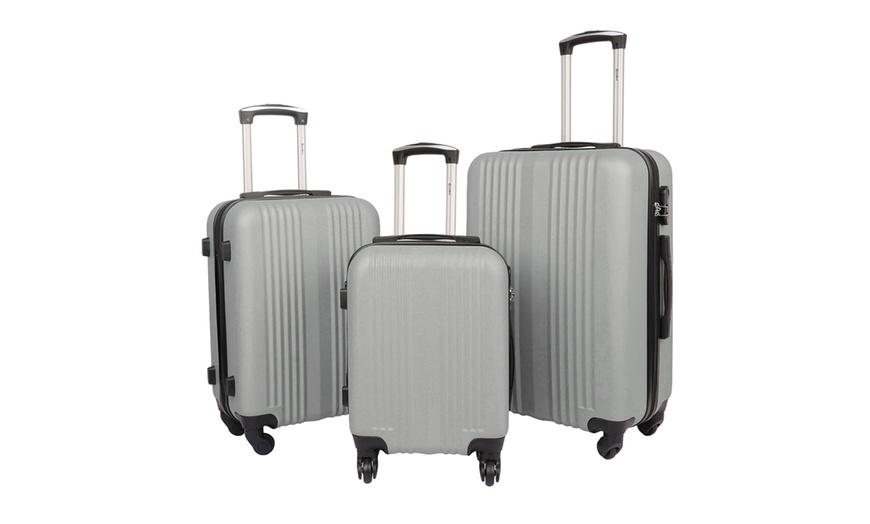 Image 7: Three-Piece Luggage Set with Spinner Wheels and Secure Locks