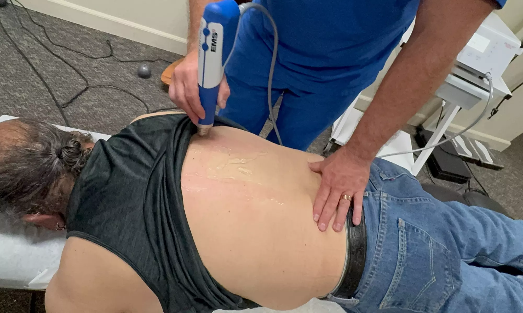 Relieve Pain With One or Two Shockwave Treatment (15–20 Minutes)