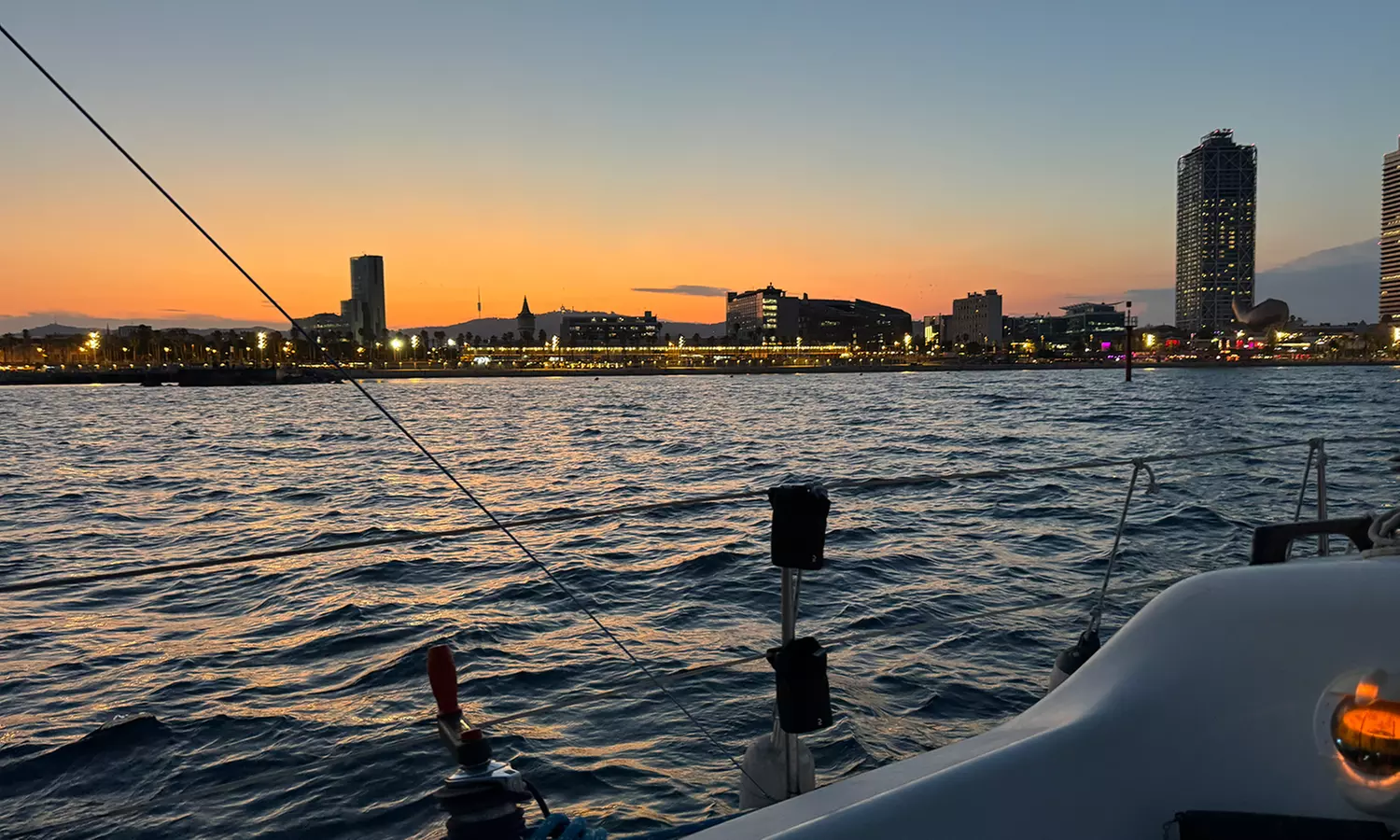 Salida en velero para 1, 2, 3 o 4 con bebidas y aperitivos