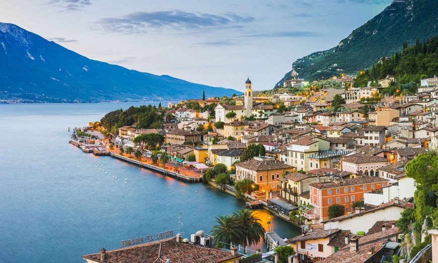 Image 3: ✈Rome & Lake Garda: 4 or 6 Nights with Train Transfers