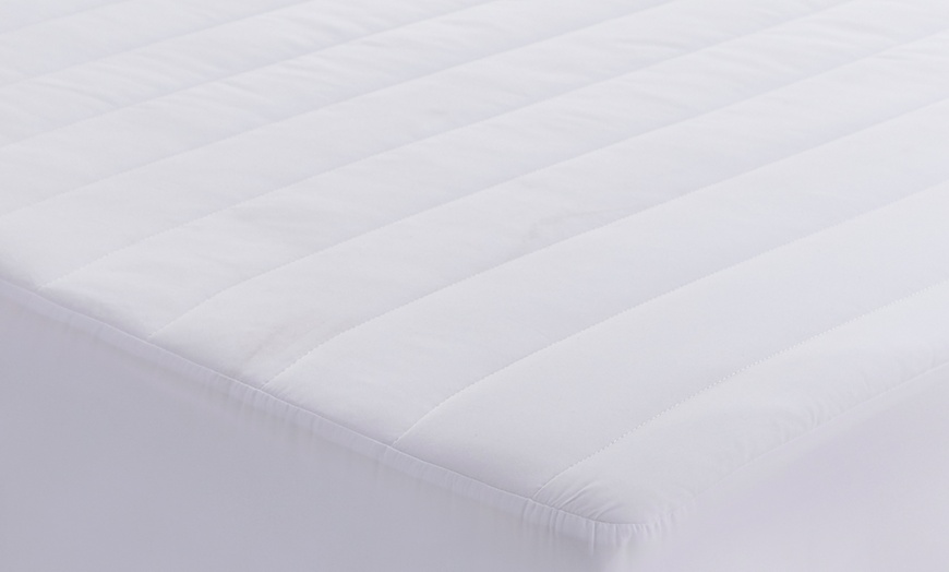 Image 2: Silentnight Mattress Protector