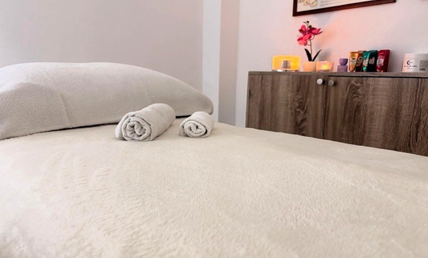 Image 5: 2 o 4 sesiones de maderoterapia y presoterapia en una zona a elegir