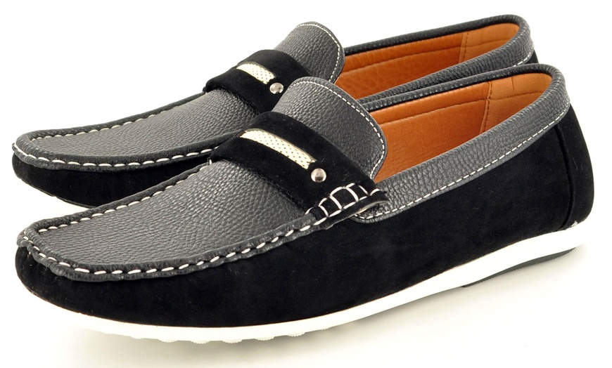 Image 2: Two-Tone Men's Loafers 