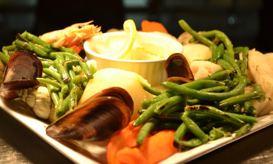 Image 2: Repas gourmand au choix au restaurant La Marinière Port Fréjus