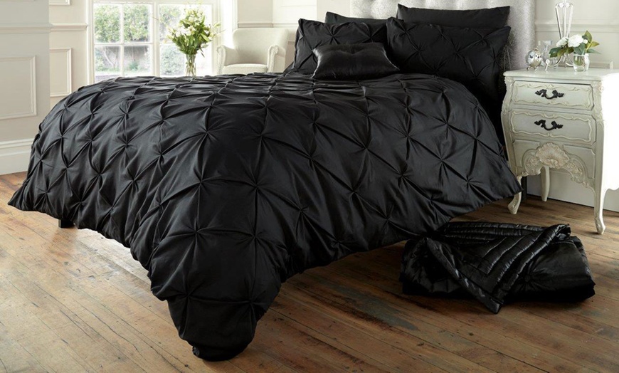 Image 4: Clearance Duvet Sets