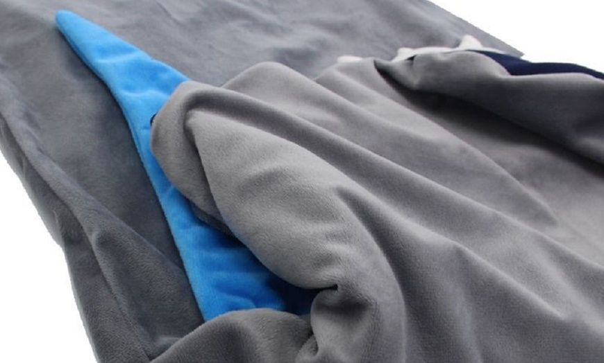 Image 4: Shark Kids' Blanket