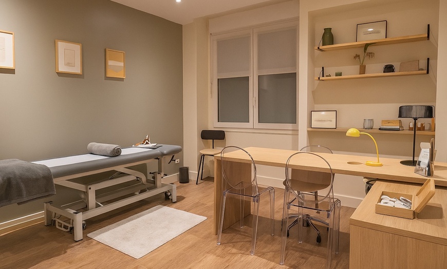 Image 2: Détente et équilibre : réflexologie ou massage Amma à Saint-Étienne