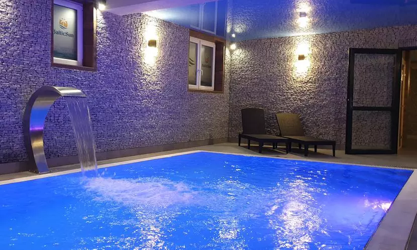 Rewal: pokój standard dla 2 osób z wyżywieniem HB, basenem, sauną i więcej w Baltic Sun - Primary Image