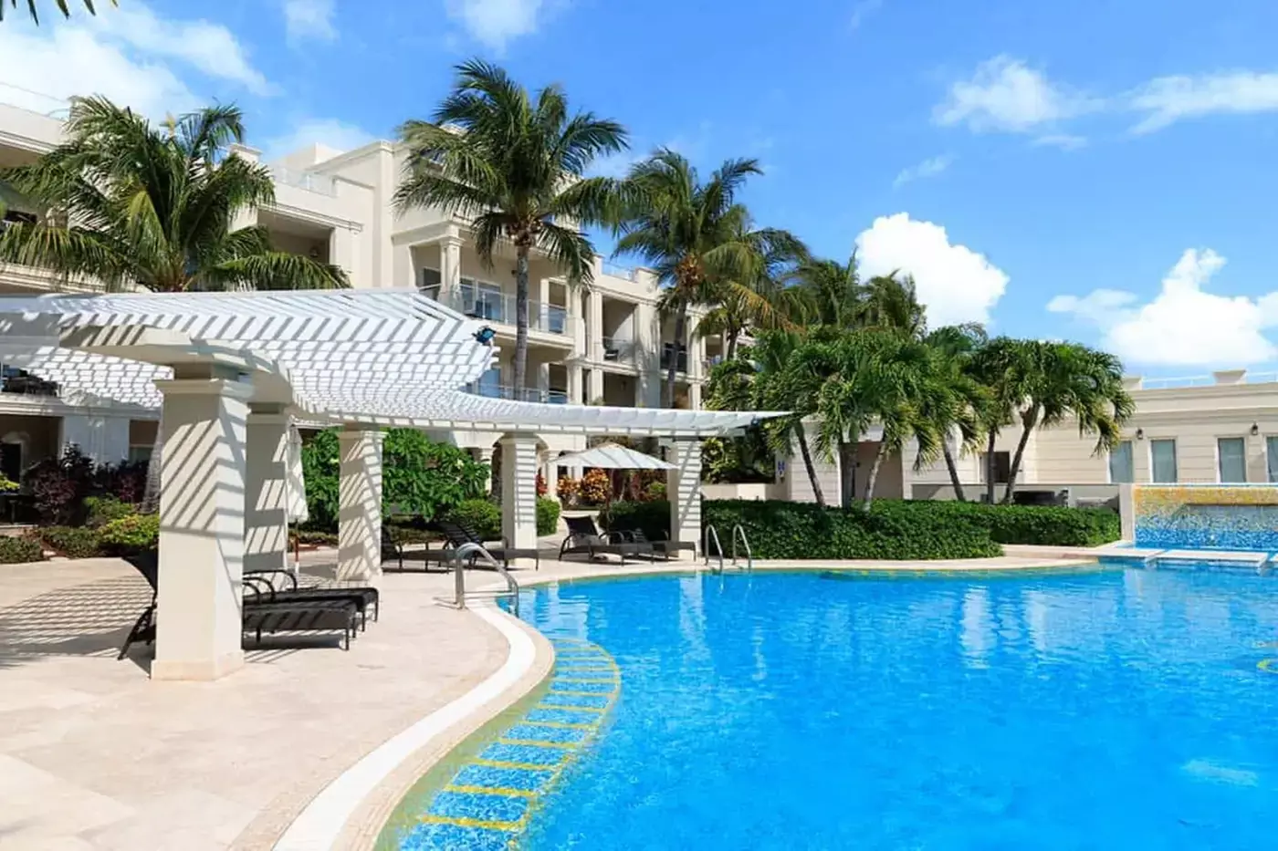 ✈ 4-Day Stay at Atrium Resort with Air from Great Value Vacations