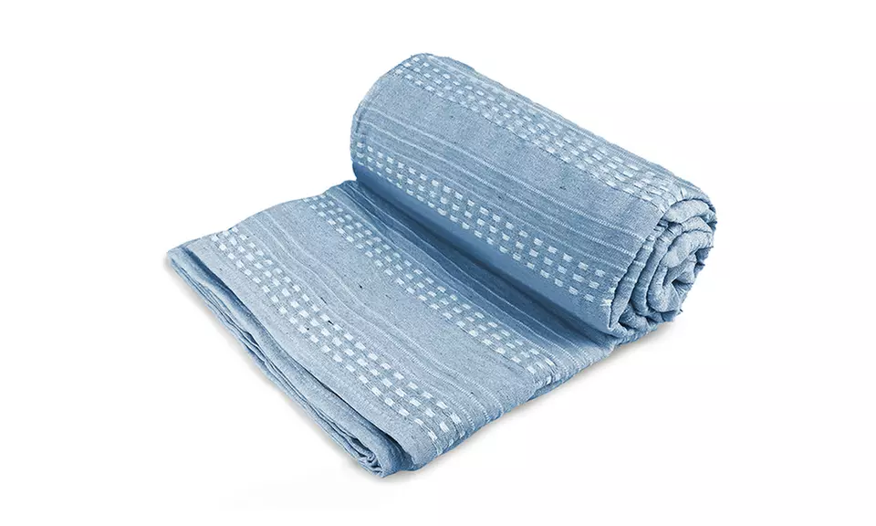 Sofabezug und Tagesdecke aus natürlicher recycelter Baumwolle