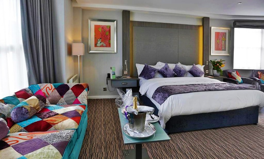 Image 3: Harrogate: 4* Double or Twin Room Stay with Dinner
