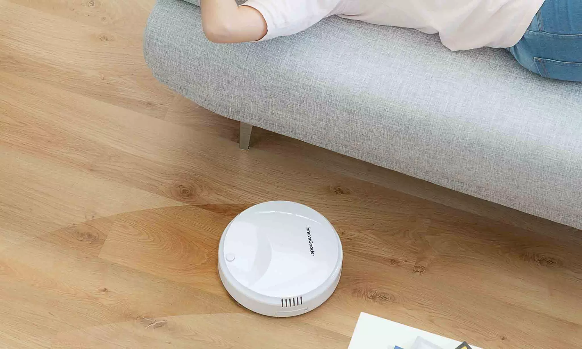 Aspirateur robot intelligent ; Design moderne, rotation à 360º - Primary Image