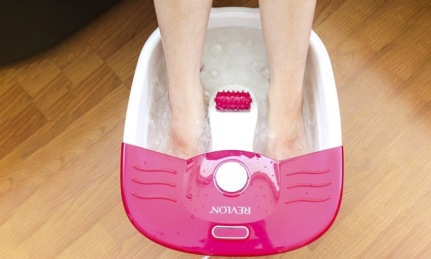 Image 2: Foot Spa and Pedicure Set