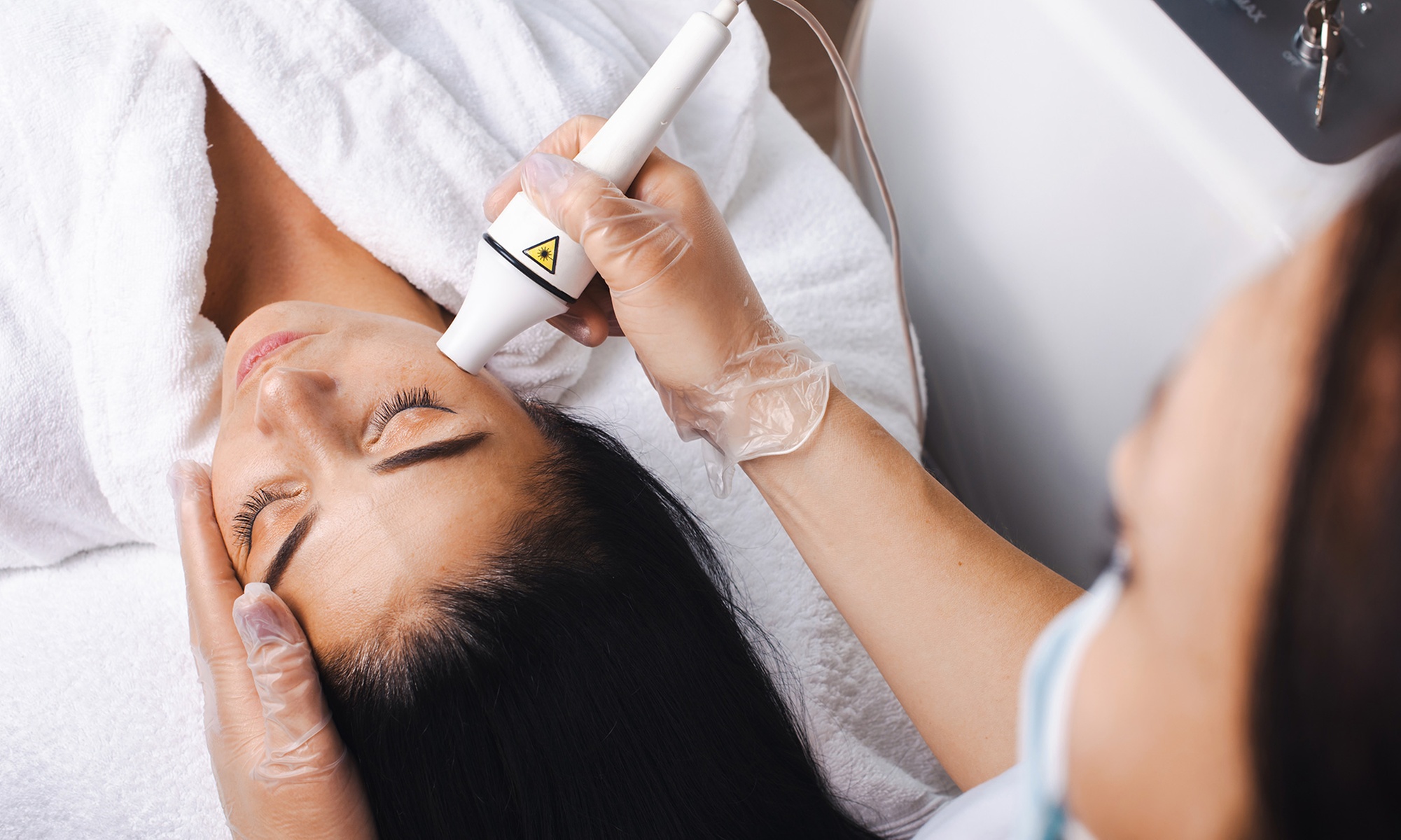 Facial & Microdermabrasion: Refresh Your Skin's Glow