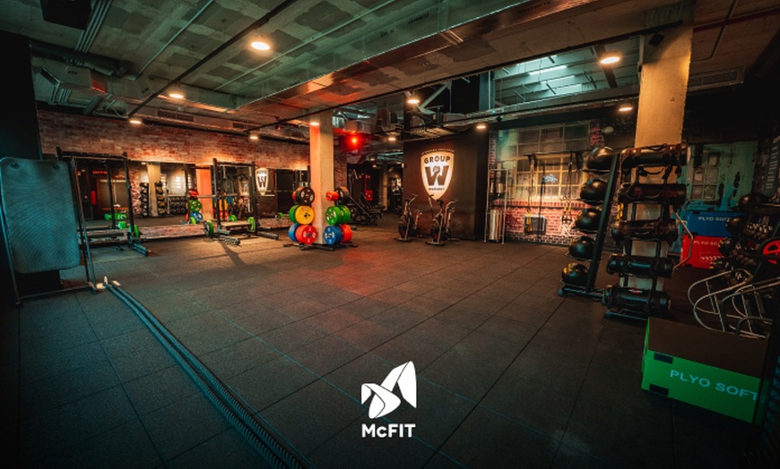 Image 3: Suscripción de 1, 6 o 12 meses a gimnasios McFIT