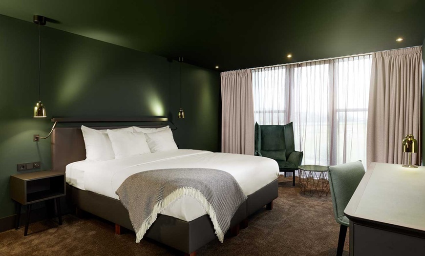 Image 3: Amsterdam: 4* Comfort Room Stay with Meals