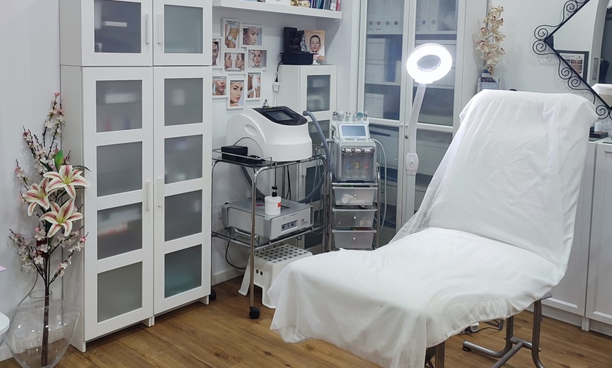 Image 6: Tratamiento facial Renew en Athenea Cosmetología y Medicina Estética