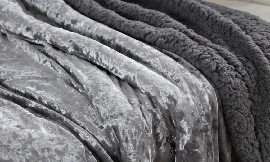 Image 3: Crushed Velvet Sherpa Throw