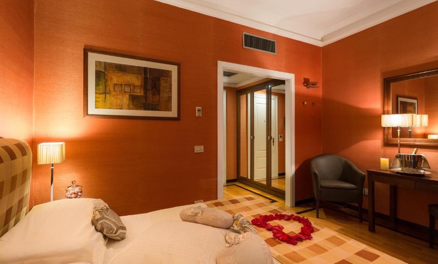 Image 4: Florence: Romantic Double Room with Breakfast