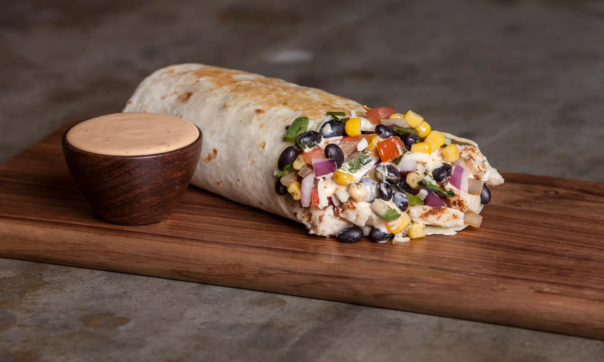 Enjoy American Casual Cuisine with Food and Drink Options