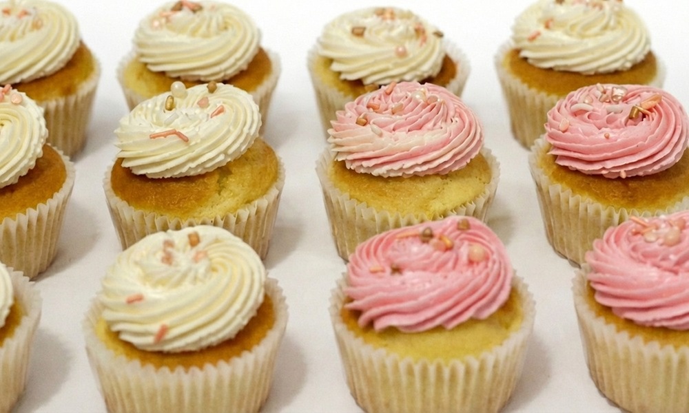 Handcrafted Gourmet Cupcakes: 6-Pack of Decadent Flavors