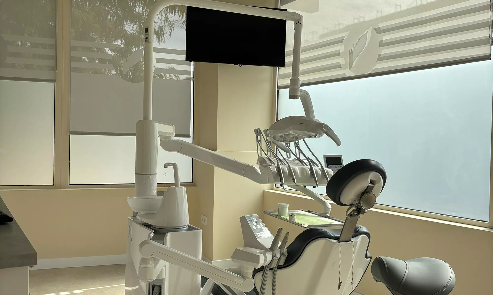 1 o 2 sesiones de blanqueamiento dental LED con limpieza