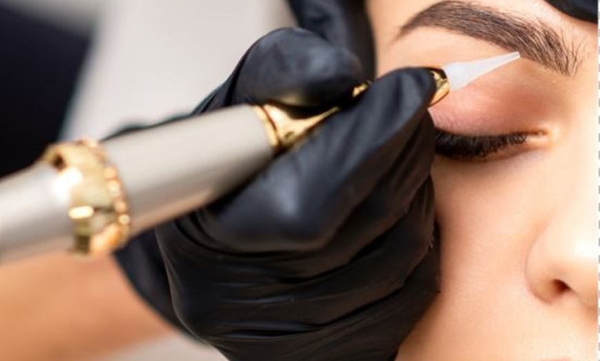 Image 2: Permanent Make-up oder Microblading