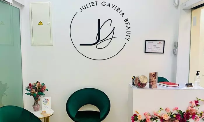 Sesión de microblading o microshading de cejas