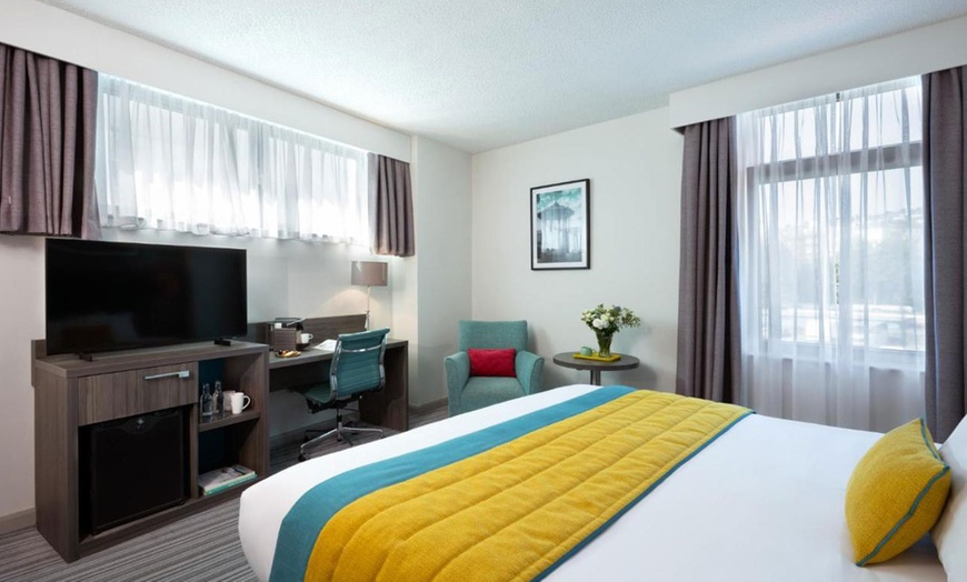 Image 3: 4* Brighton Stay: Superior Room, Breakfast and Prosecco
