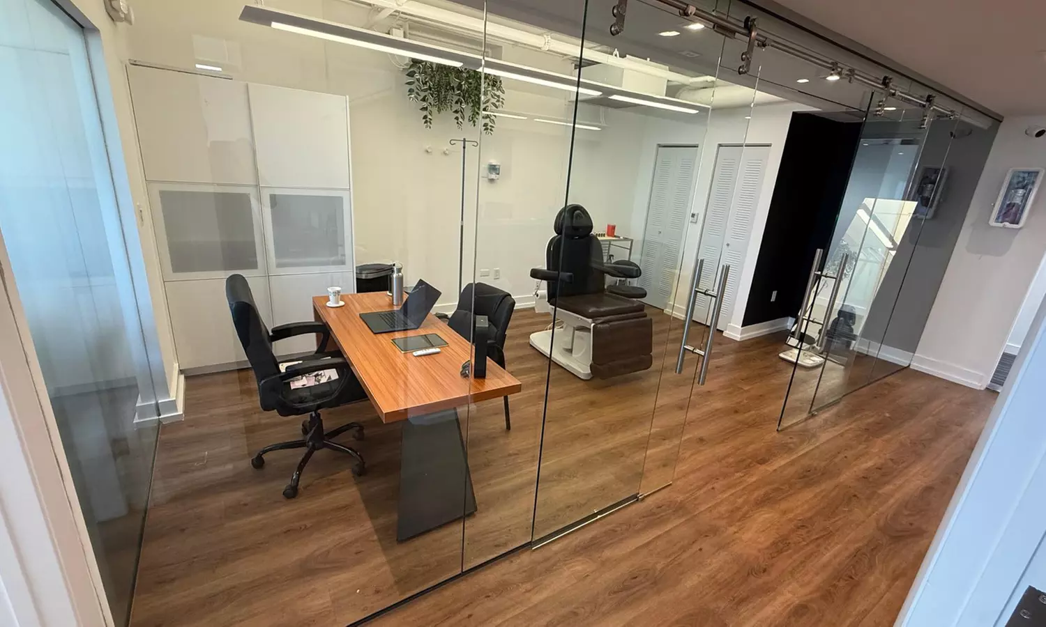 Tone Your Body with 3, 5 or 10 Cavitation Sessions For Men - 30 Minutes Each at EPH Esthetic (Up to 0%Off) - Second Medium