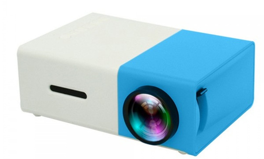 Image 4: YG-300 Mini Portable Projector