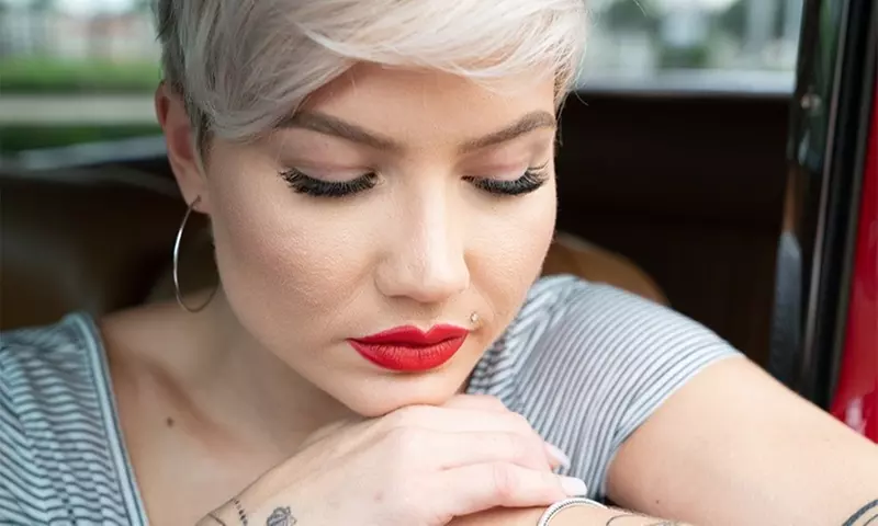 Classic & Volume Lash Extension Online Training Course - Primary Image
