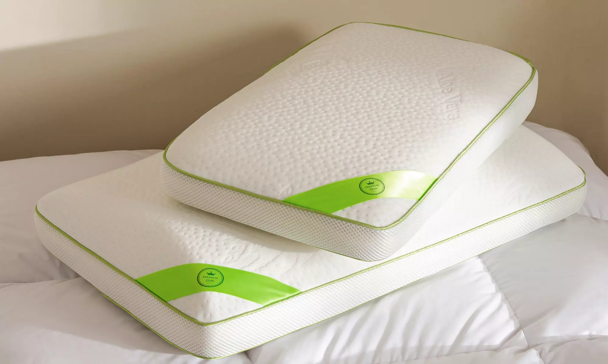 Oreillers "Sérénitex" à mémoire de forme perforée, pour une aération et une ventilation optimales de Sampur - Primary Image