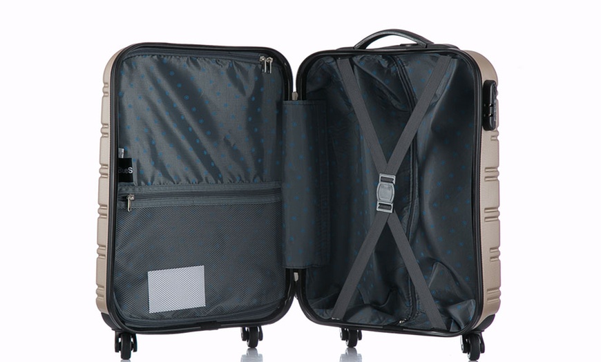 Image 16: Lightweight Luggage