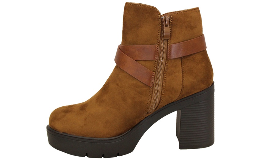 Image 17: Women's Chelsea Ankle Boots