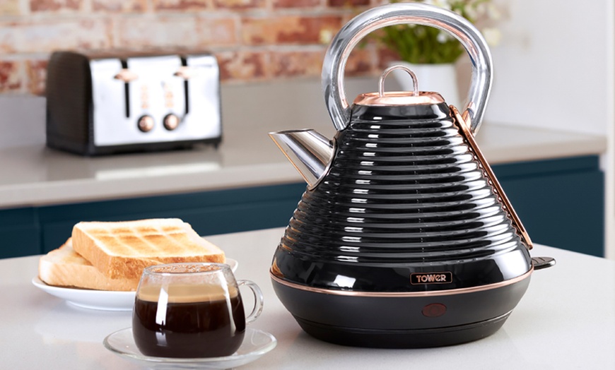 Image 3: Tower Kettle and Toaster Set