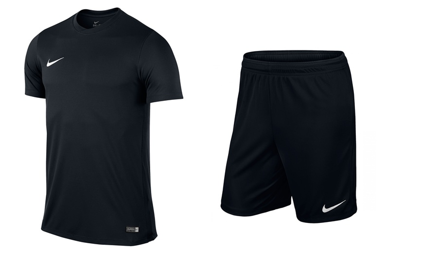 Image 2: T-shirt en korte broek van Nike