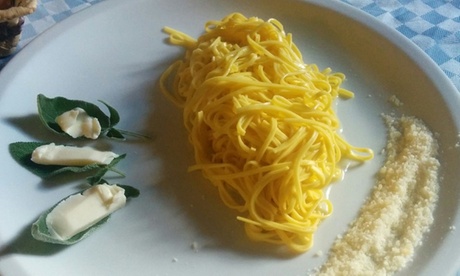 Menu piemontese più pernottamento e prima colazione per 2 alla Premiata Osteria Dei Fiori (sconto fino a 53%)