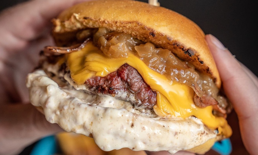 Image 1: Menú de arepas o hamburguesas para 2 o 4 en Tepuy Burger Benidorm 