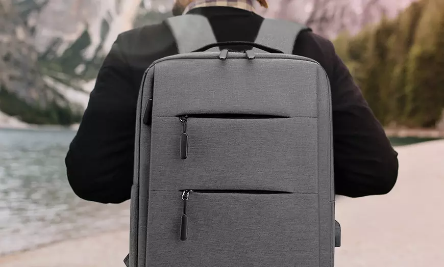 Image 6: Reisrugzak met een externe usb-poort